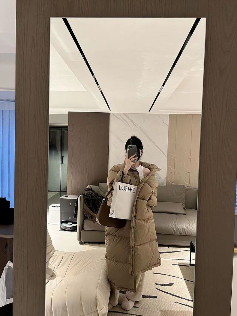 レディース中綿ジャケット大きめサイズ黒白4色展開　タートルネック 　長袖