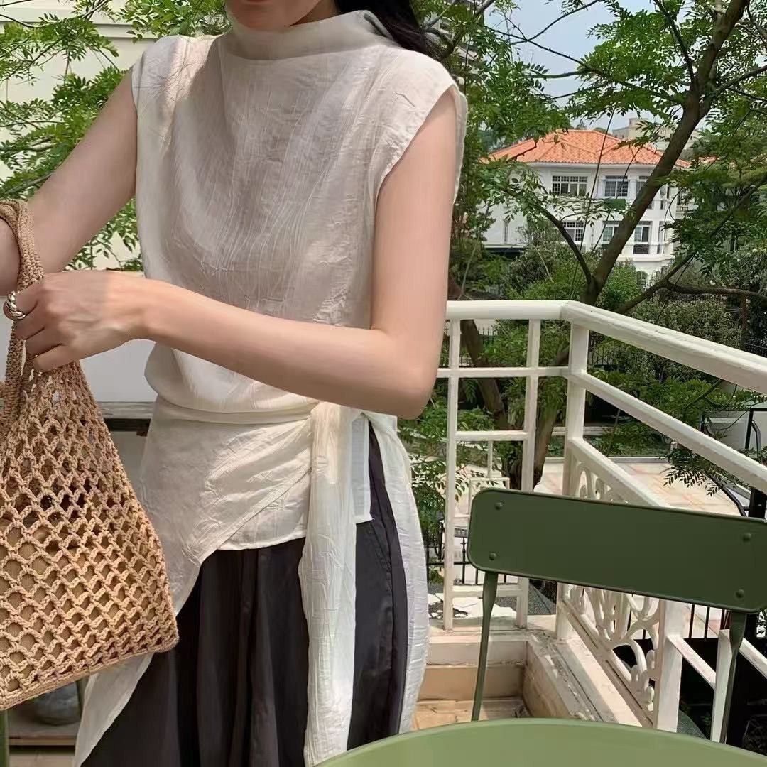 タートルネック　レディース　ノースリーブ　上品シルエット シャツ
