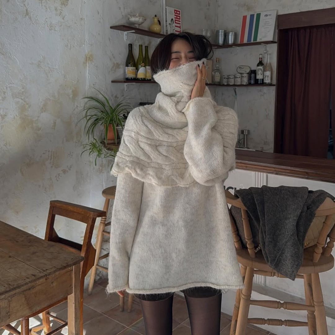 ボリュームネックケープ風オーバーサイズセーター タートルネック　レディース　長袖