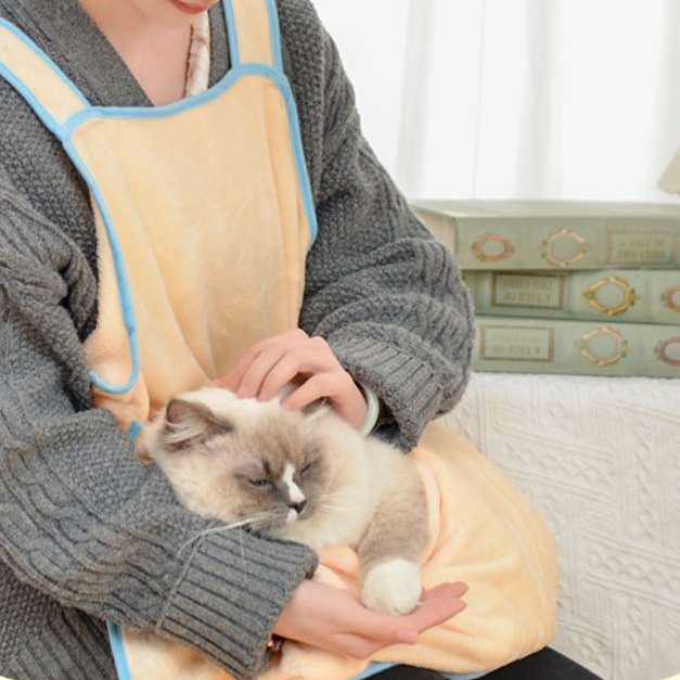 猫 抱っこ服 | ふわもこペット用抱っこエプロン