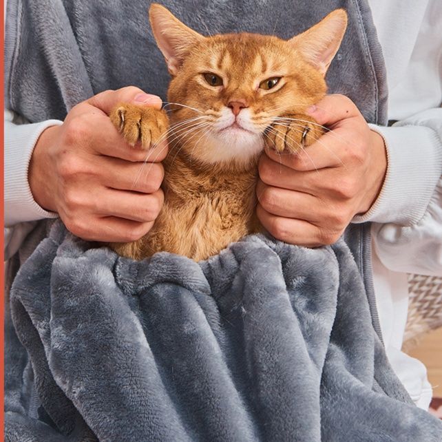 猫服 もふもふ包み込み抱っこポケット