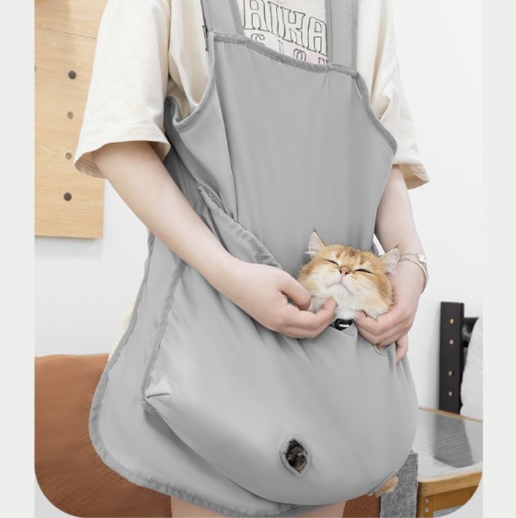 猫服 　抱っこ服　帯洞付き伸縮式エプロン型