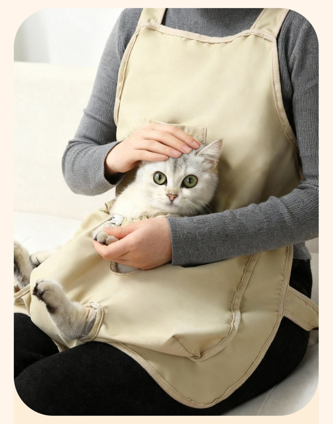  猫用エプロン型だっこ紐 四穴付き調節可能抱っこ猫服