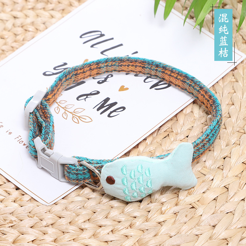猫服 小魚モチーフ付き格子柄刺繍首輪