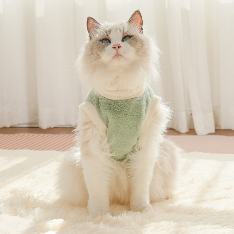 猫服 花刺繍入りふわもこ素材の袖なし猫用洋服