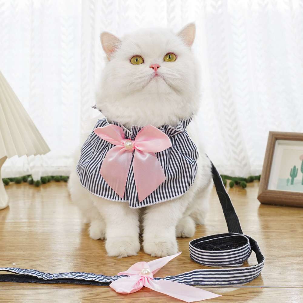 猫服 ふわもこ猫ちゃんのおめかしビブ