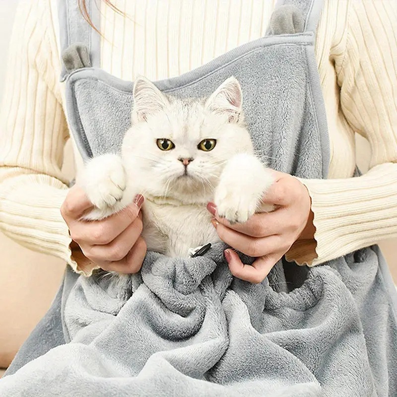 猫服 もこもこ素材の猫耳付き抱っこ袋