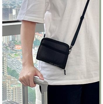 二つ折り財布 携帯便利な斜め掛け二つ折り財布