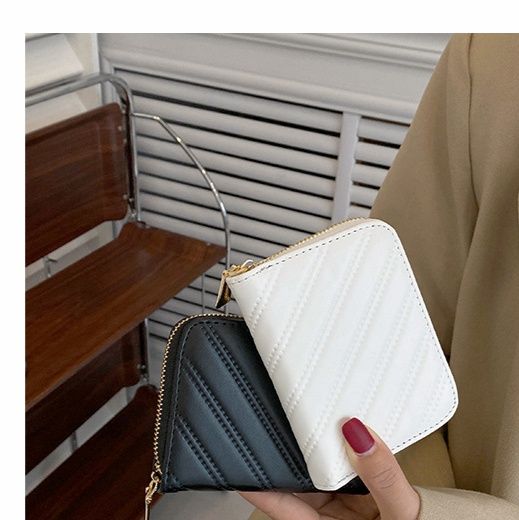 二つ折り財布 キルティングステッチ コンパクト財布