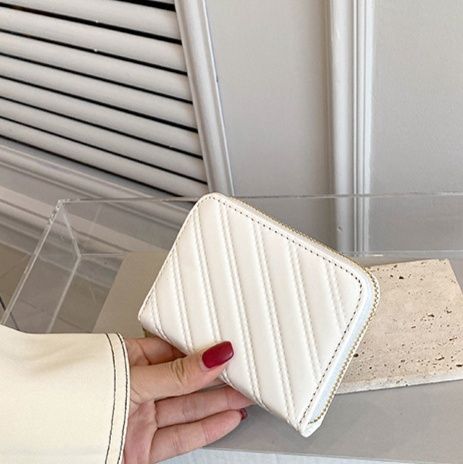 二つ折り財布 キルティングステッチ コンパクト財布