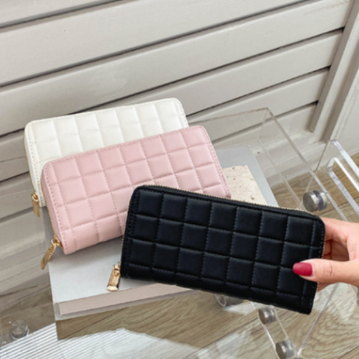 キルティング長財布 大容量カード収納 ラウンドファスナー