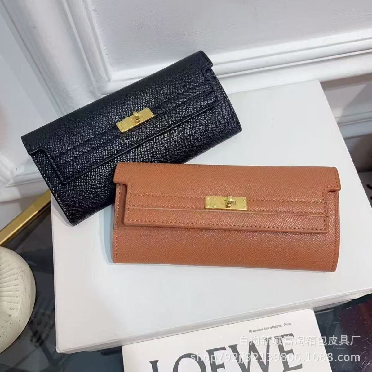 高級感あふれる上質レザー長財布