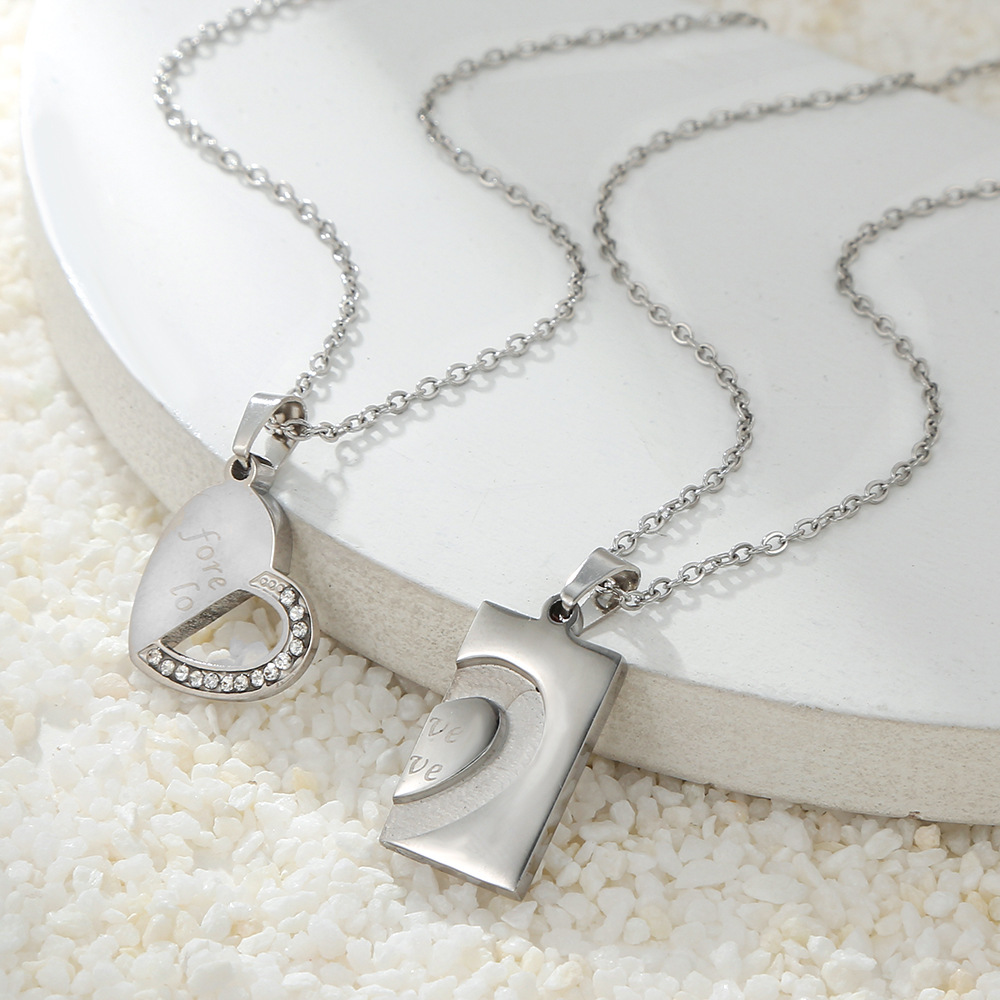 ペア アクセサリー 永遠の愛を誓うハート型二連ペアネックレス