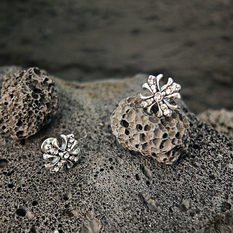 ペア アクセサリー ピアス 雪華の輝き 十字花ピアス