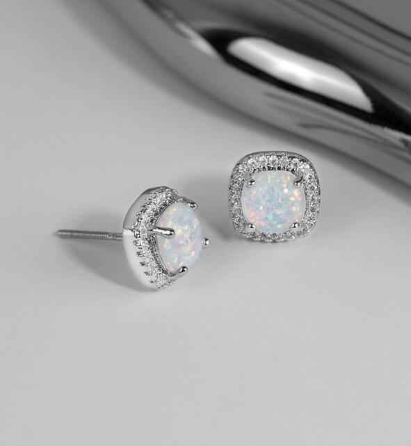 ペア アクセサリー 虹色オパール風ペアピアス 男女兼用スタッドタイプ