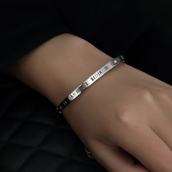 ペア アクセサリー バングル 時を刻む絆のバングル