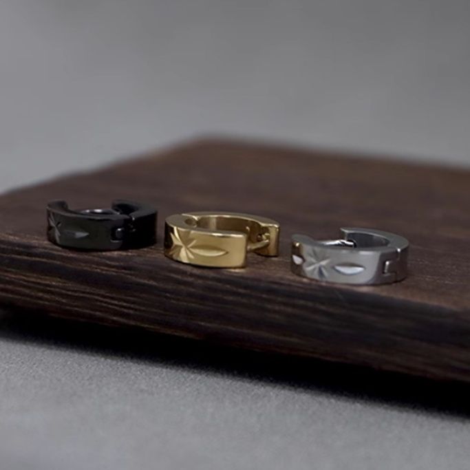 ペア アクセサリー ピアス 星光輝くフープピアス