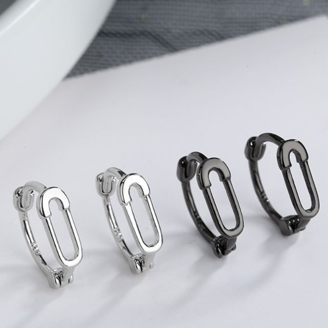 ピアス