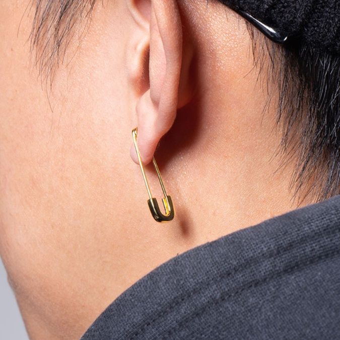 ペア アクセサリー ピアス 安全ピン風デザイン