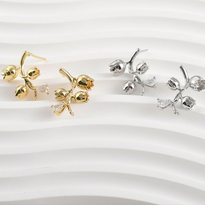 ペア アクセサリー ピアス 小枝に咲く花