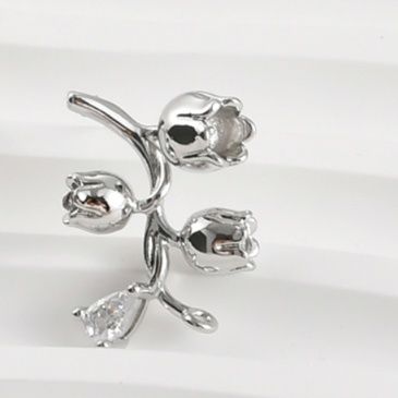 ペア アクセサリー ピアス 小枝に咲く花