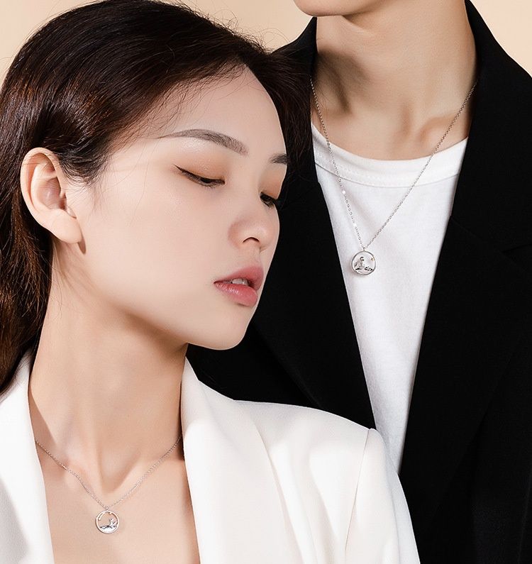 ペア アクセサリー 王子様と狐の物語デザインネックレス