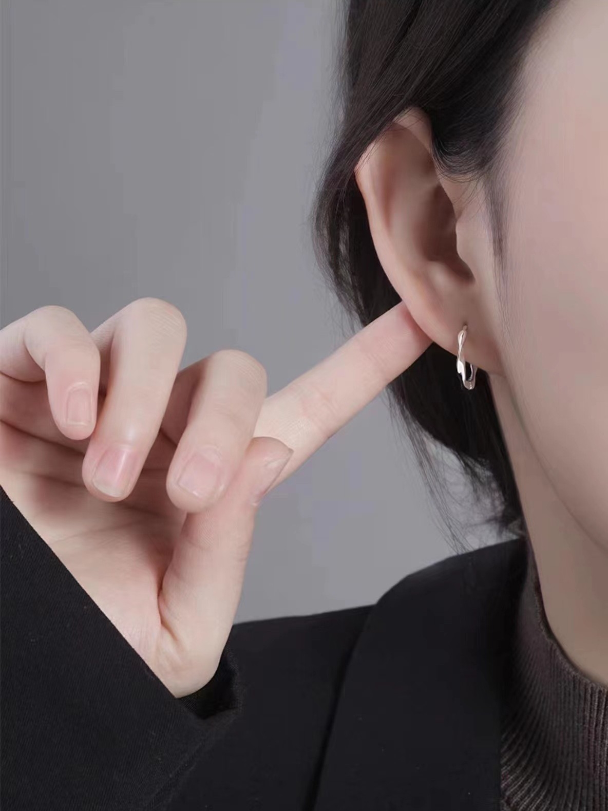 ペア アクセサリー ピアス 流線美ねじれフープピアス