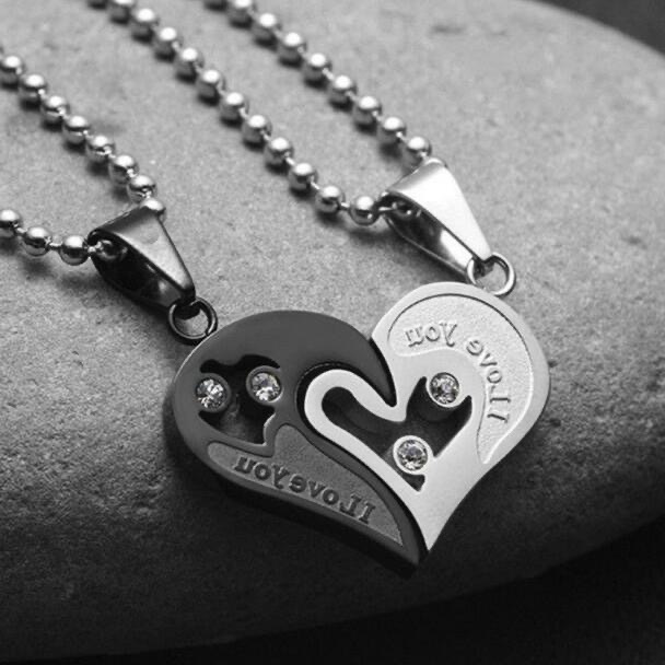 ペア アクセサリー ハート型パズル合わせペアネックレス