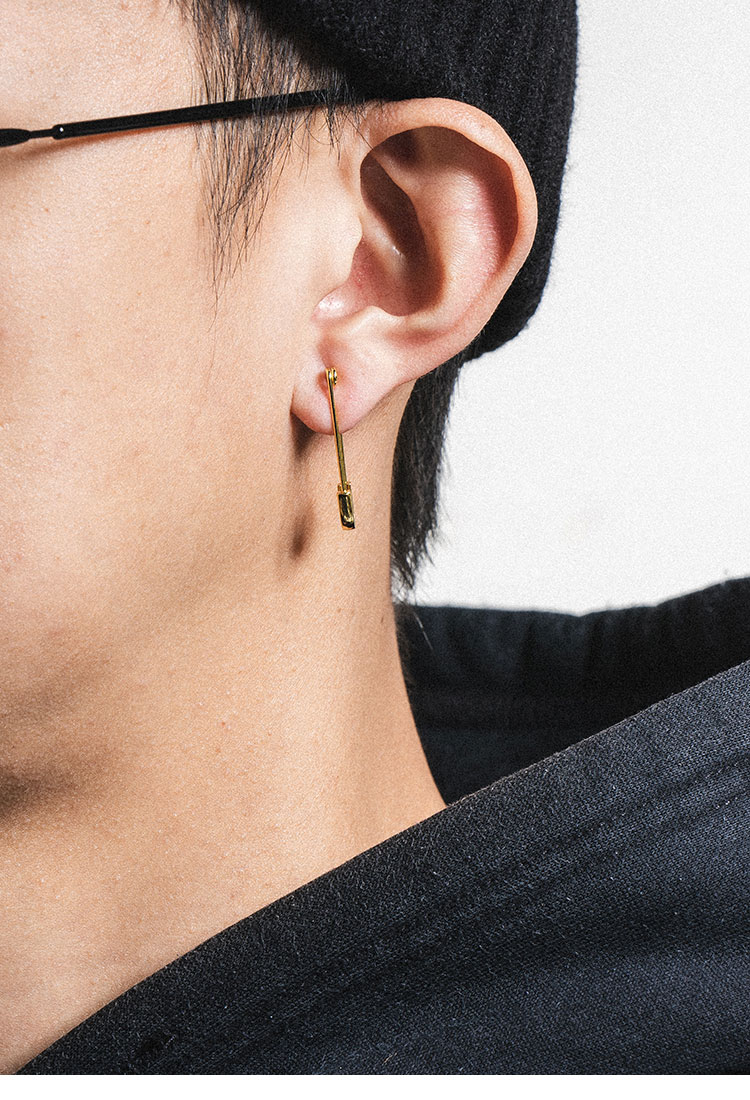 ペア アクセサリー ピアス 安全ピン風デザイン