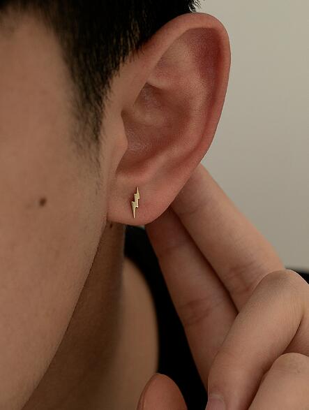 ペア アクセサリー 稲妻モチーフ男女兼用ピアス