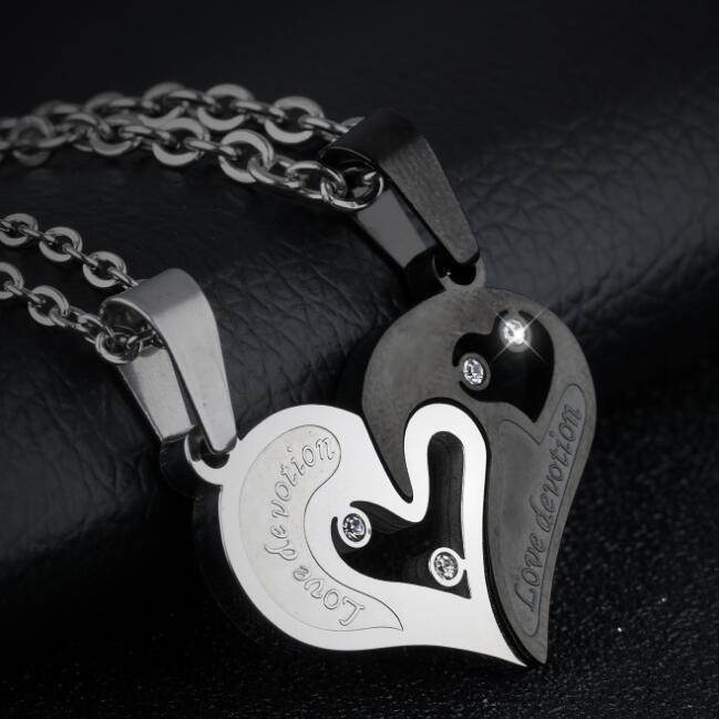 ペア アクセサリー ハート型パズル合わせペアネックレス