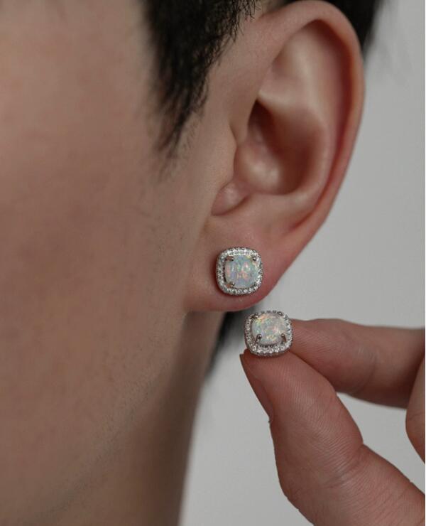 ペア アクセサリー 虹色オパール風ペアピアス 男女兼用スタッドタイプ