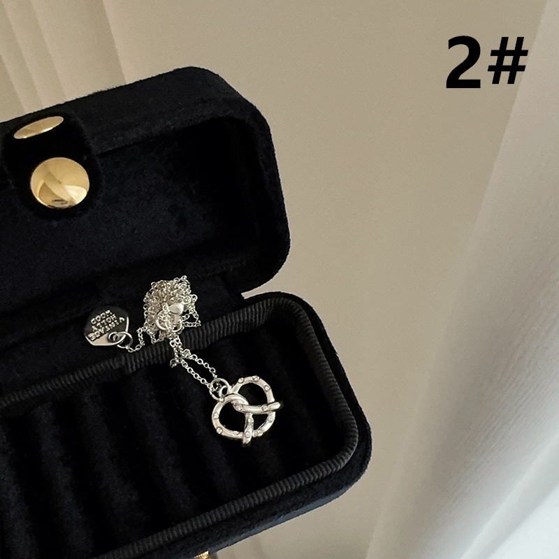 ペア アクセサリー 錆びにくいハート型ペアネックレス 優しいデザイン