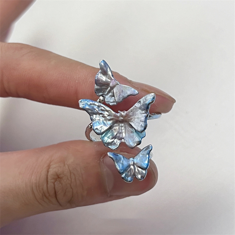 ペア アクセサリー 幻想的 蝶々オープンリング 華やかグラデーション