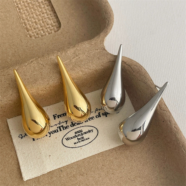 ペア アクセサリー 水滴型金属ピアス 金色銀色 日常使い通勤対応