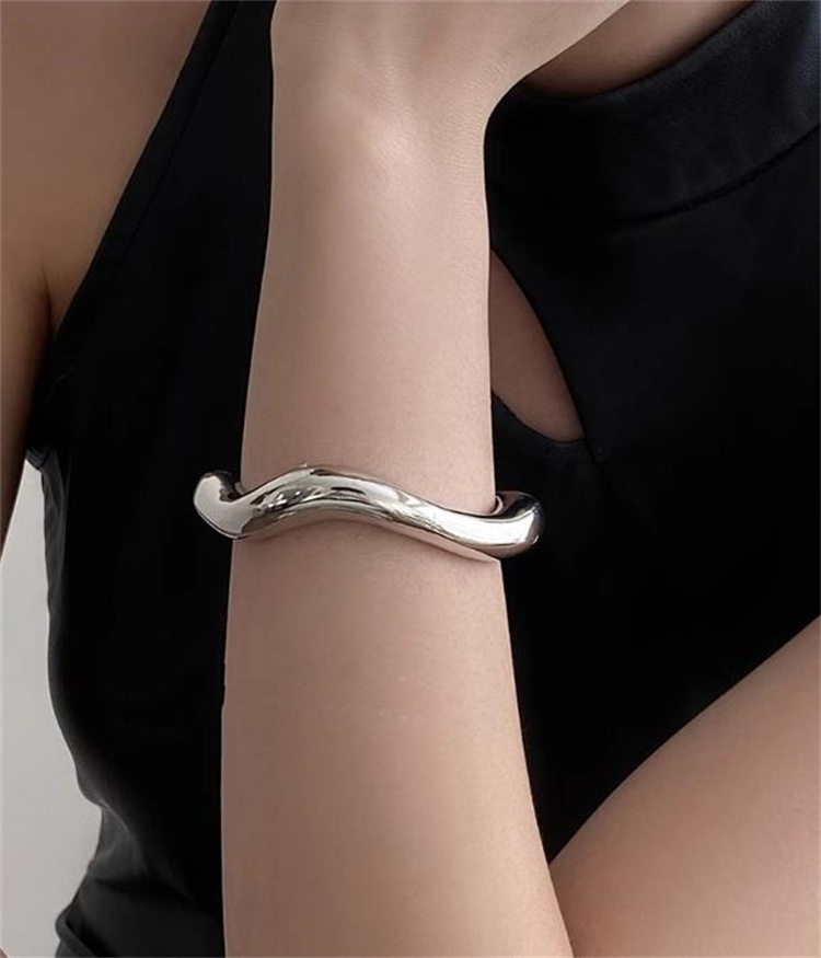 ペア アクセサリー 波模様金属製開閉式バングル カップル向けペアアクセサリー