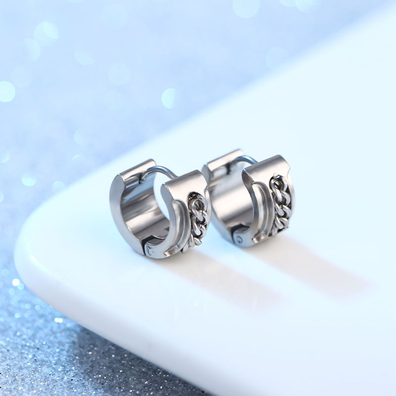 ペア アクセサリー 鎖模様のフープピアス