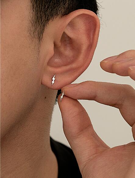 ペア アクセサリー 稲妻モチーフ男女兼用ピアス