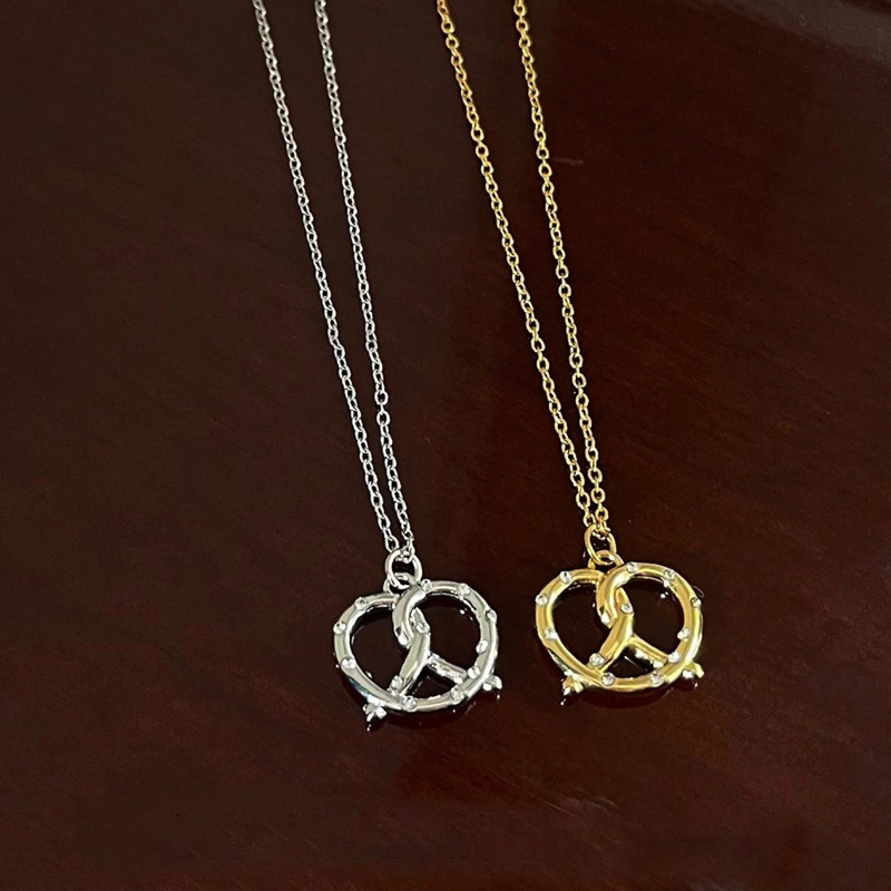 ペア アクセサリー 錆びにくいハート型ペアネックレス 優しいデザイン