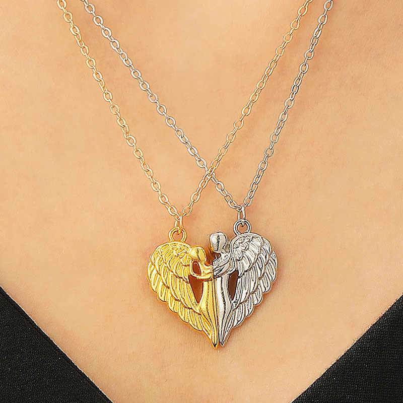 ペア アクセサリー 天使の羽モチーフ ハート型二分割ネックレス