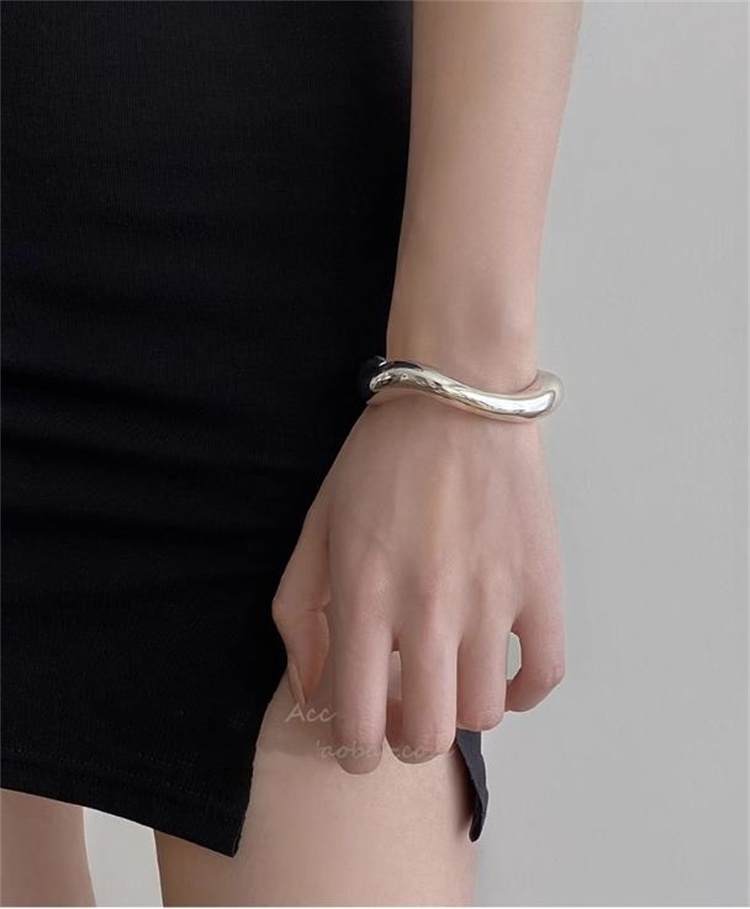 ペア アクセサリー 波模様金属製開閉式バングル カップル向けペアアクセサリー