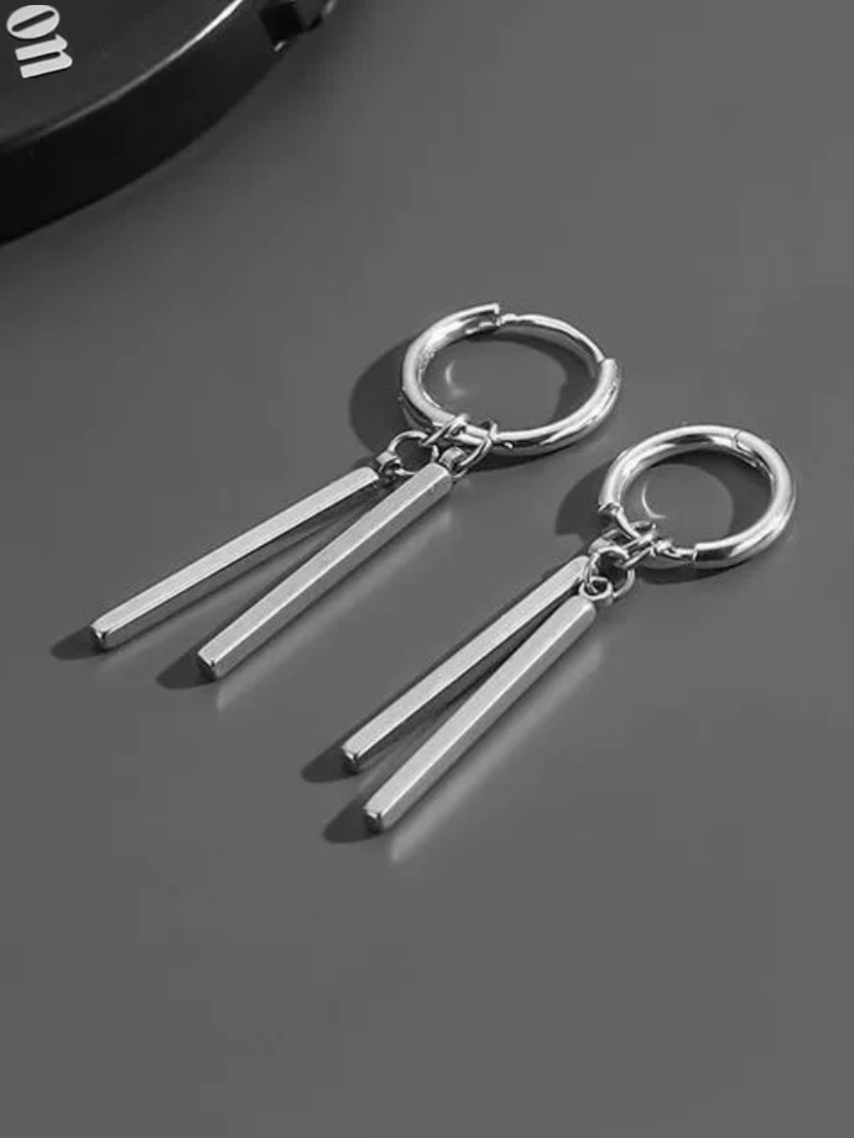 ペア アクセサリー 縦線三連フープピアス