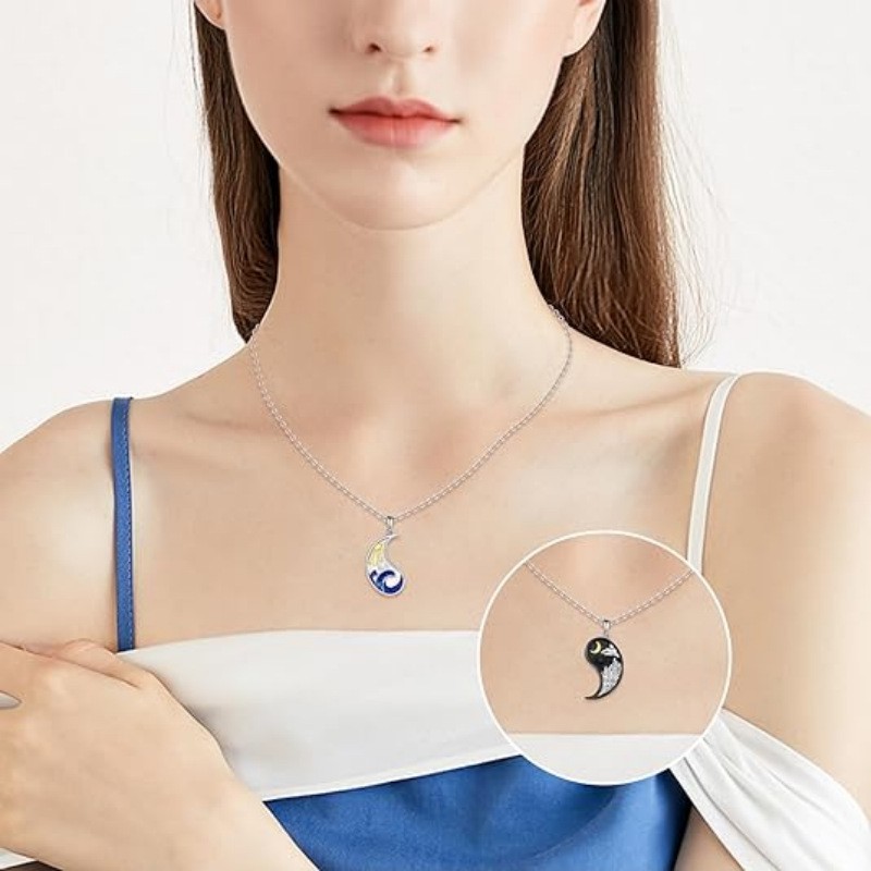 ペア アクセサリー 太陽と月の陰陽イルカデザインネックレス