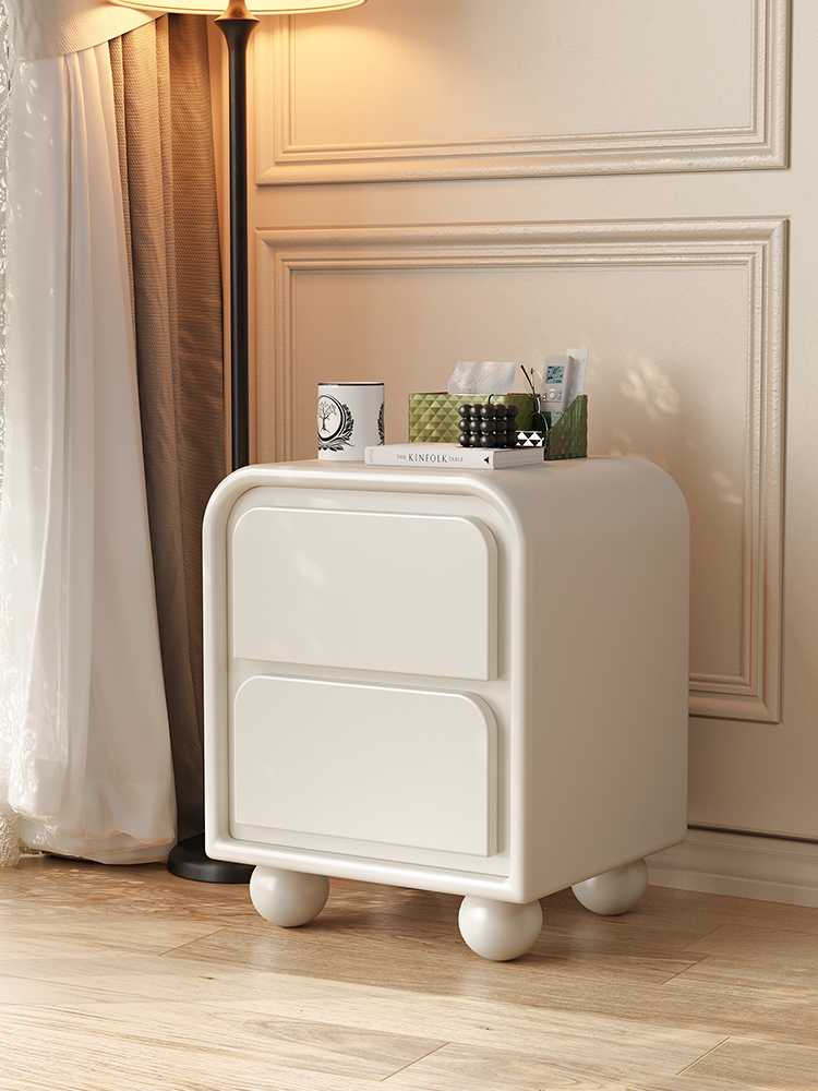 お洒落なホワイトのベッドサイドテーブル おすすめ5選