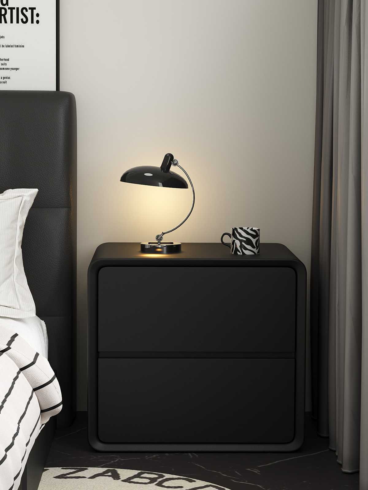 ホテルのようなくつろぎ空間を実現するおすすめベッドサイドテーブル16選