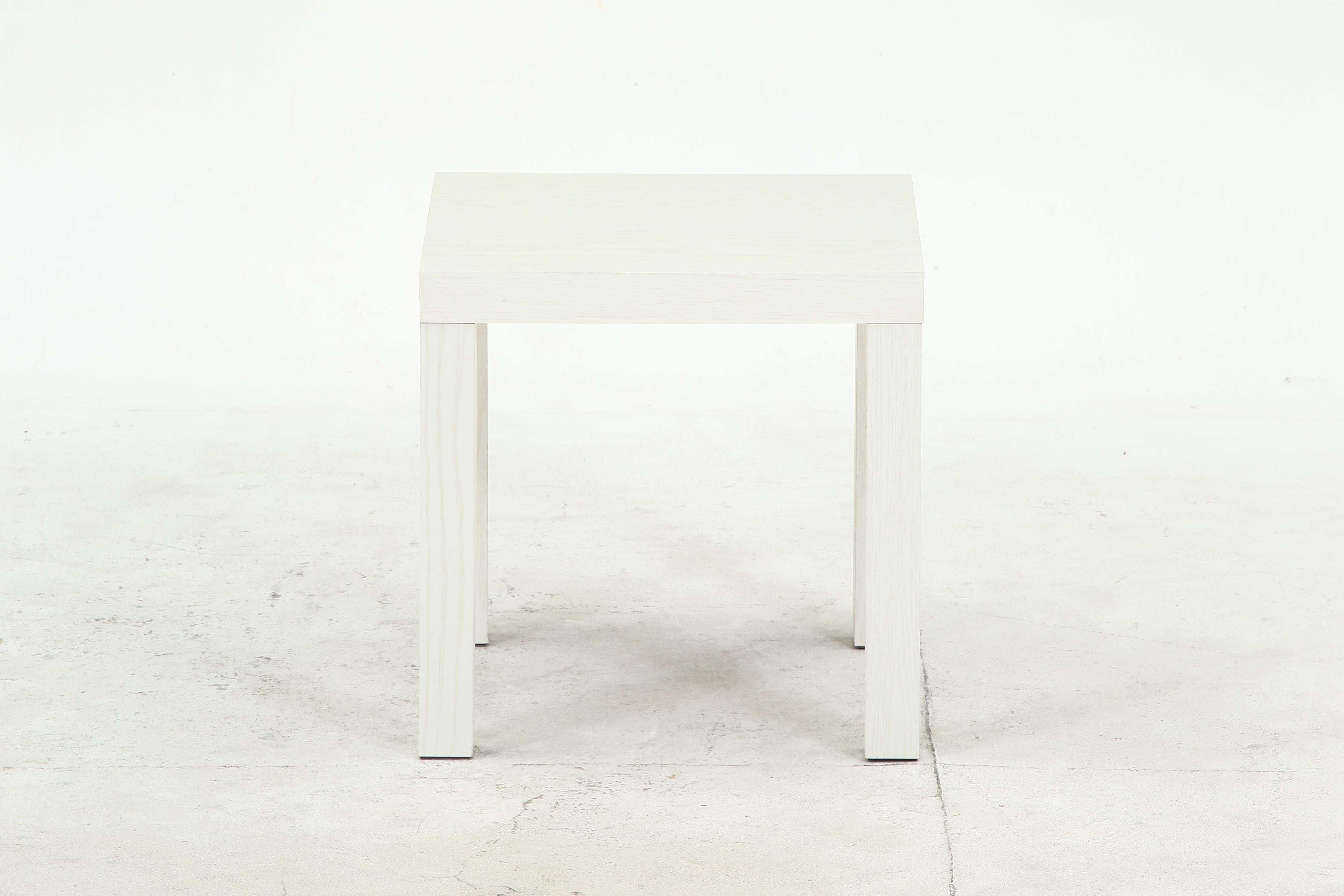 https://fulmo-img-server.com/night-tables/49bc1b65-35c1-4b46-808c-6610f7d11047.jpg