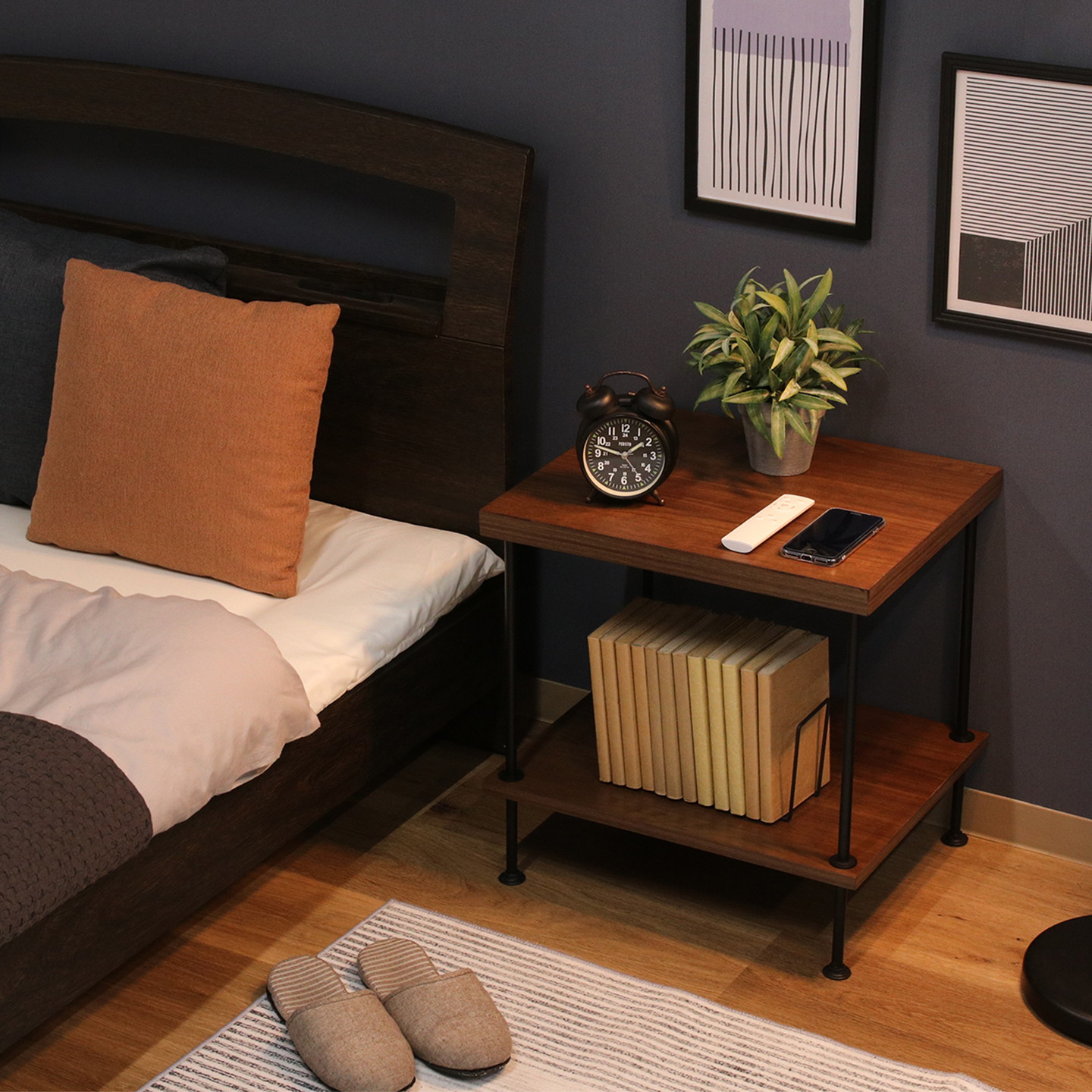 ベッドサイドテーブル ねじ込み式大きめサイドテーブル 木目調ブラウン