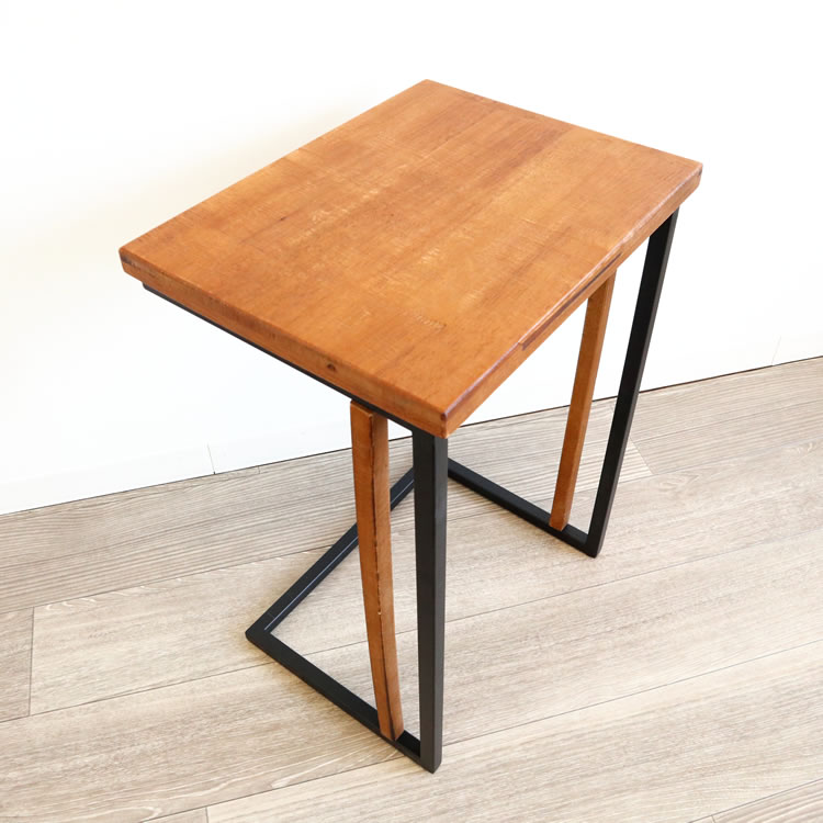 ベッドサイドテーブル 小さめ北欧風カントリー調木製サイドテーブル