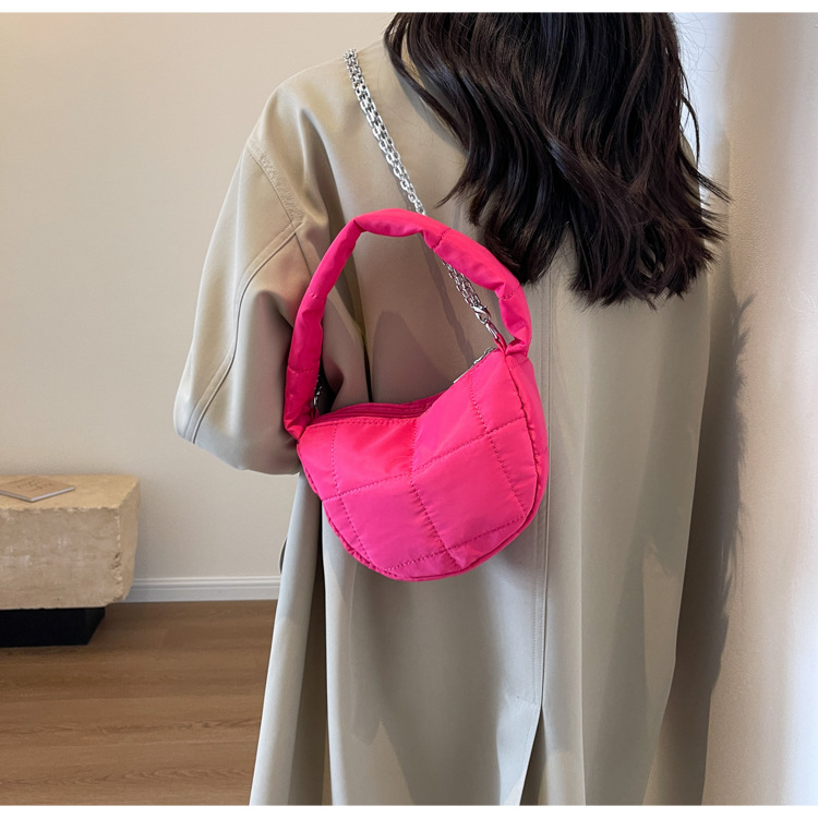2wayバッグ キルティング風小型半月形ハンドバッグ
