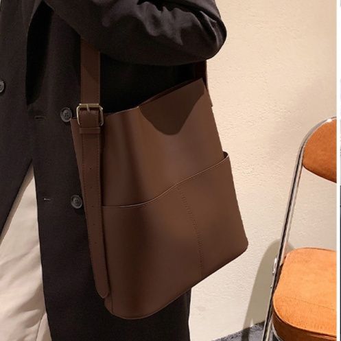 https://fulmo-img-server.com/niko-bag/1761194855949_mk9oqahu_iyehy2z0.jpeg